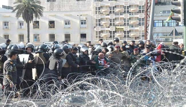 الامن العراقي يسيطر على ساحة التحرير ويلاحق المندسين
