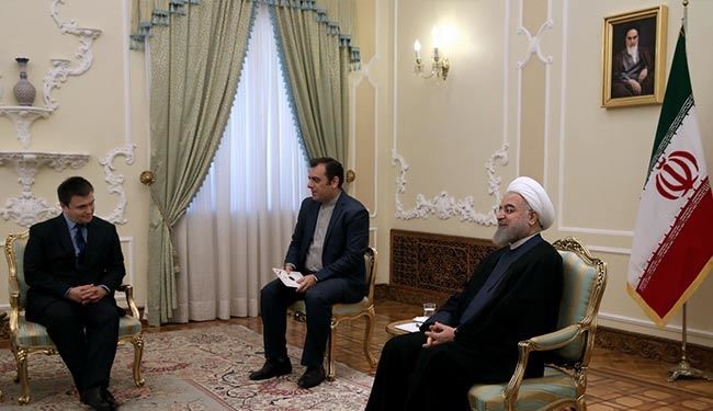 روحاني: الحوار السياسي هو السبيل الوحيد لحل مشاكل المنطقة