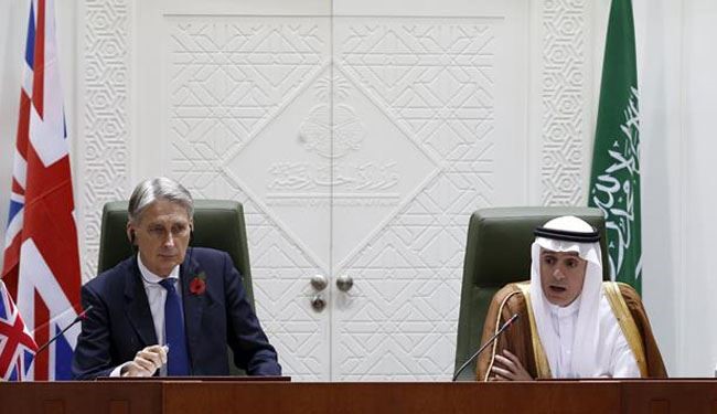 هاموند يشيد بالتقدم في مفاوضات السلام اليمنية في الكويت