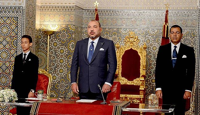 بالصور.. شبيه جديد لملك المغرب!