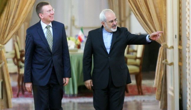 ظريف: العلاقات الايرانية الاوروبية في تطور مستمر