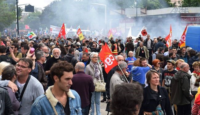 فرنسا... الحركة الاحتجاجية لم تتراجع عن مطالبها