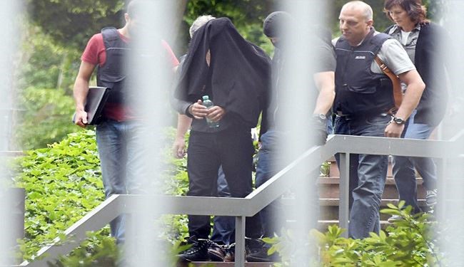 PHOTOS: German Police Detain Three ISIS Terrorists Suspected of Plotting Bomb Attack in Dusseldorf