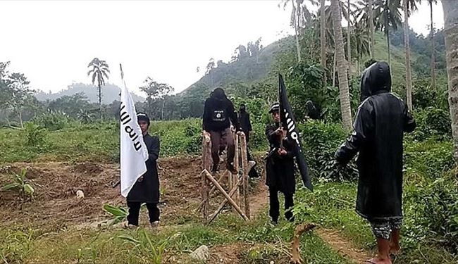 Philippine Army Forces Capture ISIS-Linked Training Camp