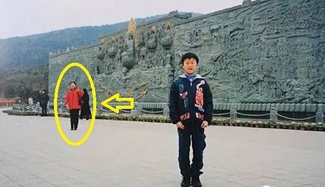 غافلگیر شدن زن چینی با دیدن عکس کودکی همسرش +عکس