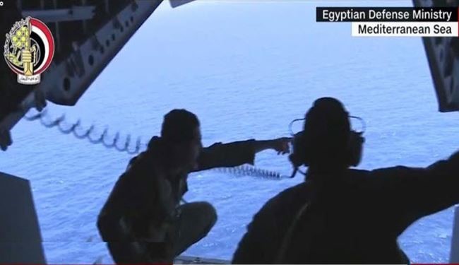 انتشال الصندوق الأسود الثاني للطائرة المصرية المكنوبة