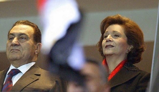بالصور.. ظهور مفاجئ لعائلة حسني مبارك في الأوبرا