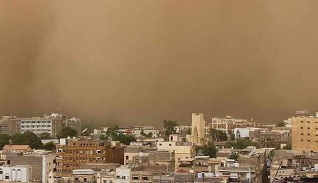 بالصور.. عاصفة مرعبة تحول نهار عدن ولحج إلى ليل