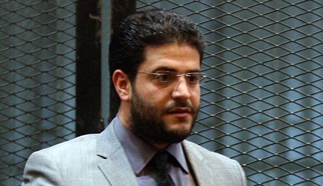 كيف رد نجل مرسي على الأحكام الصادرة ضد والده؟
