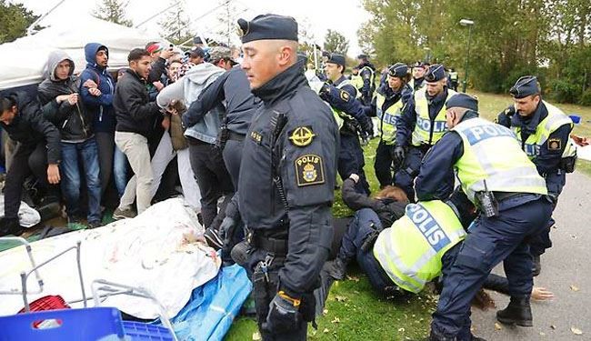 الشرطة السويدية تشتبه بجريمة في مركز لايواء اللاجئين