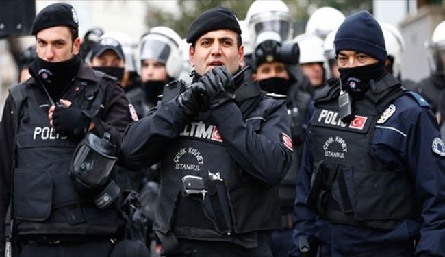 Turkey Police Arrest 13 during Anti-ISIS Raids
