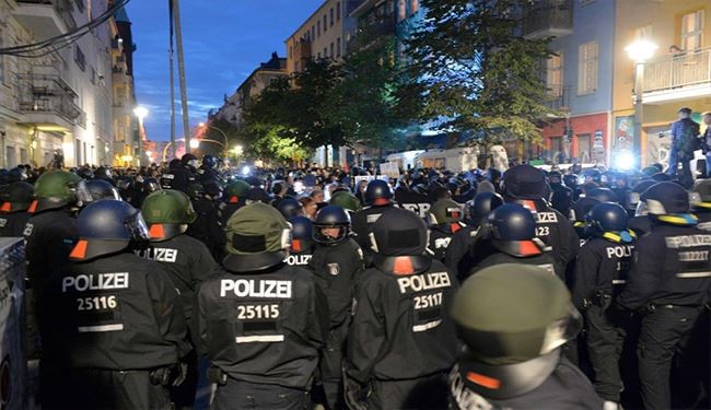 إصابة أكثر من 120 ضابط شرطة في مظاهرات ليلية في برلين