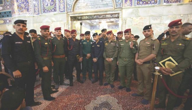 تصاویر؛ سوگند وفاداریِ افسران عراقی در حرم امام‌حسین(ع)