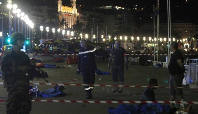 80 کشته در حمله تروریستی متفاوت در فرانسه +عکس