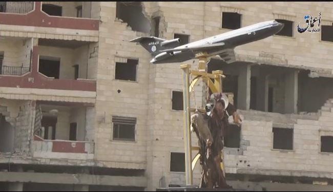 Daesh Executes, Crucifies Syrian Pilot in Deir Ezzur