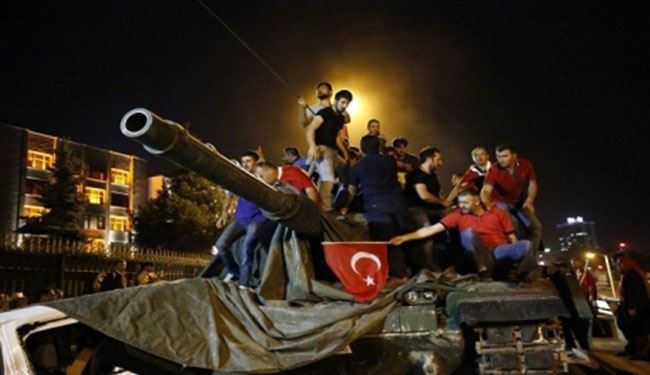 مصدر استخباراتيّ يكشف: الإمارات ومصر ودحلان وراء الإنقلاب بتركيا