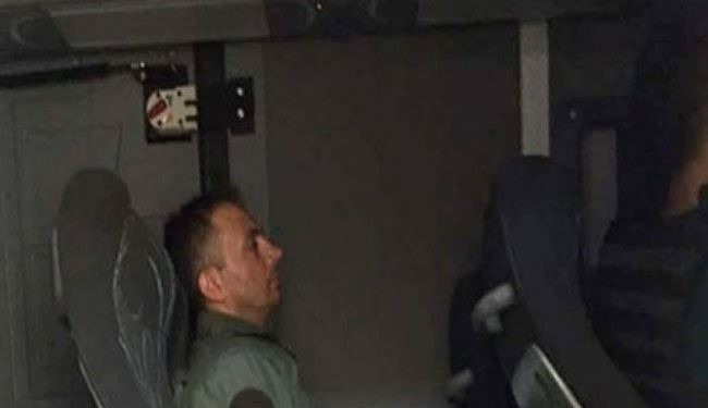 شاهد.. صورة الطيار الذي قصف مقر إقامة أردوغان