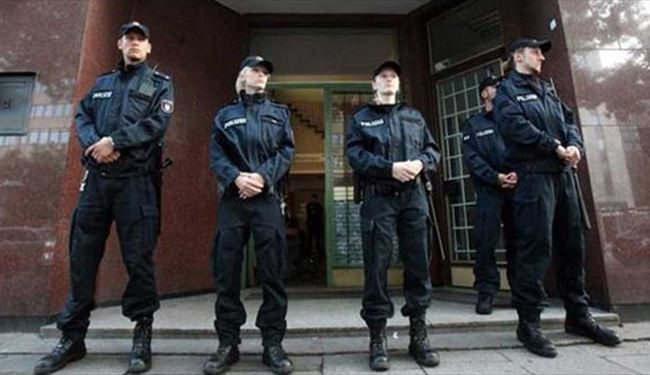 حلقه امنیتی پلیس آلمان در اطراف مدرسه دانش آموزان تُرک