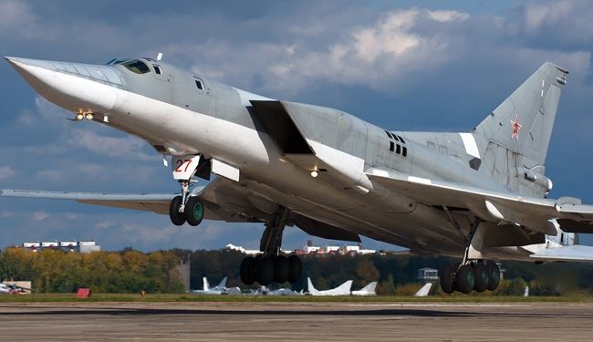 6 Russian Tu-22M3 Strategic Bombers Attack ISIS Positions in Syria