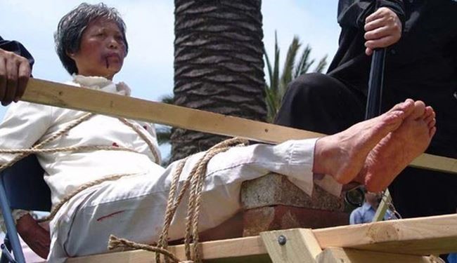 ISIS Monsters Use  'Flying Carpet'  Torture To Force Prisoners Confess