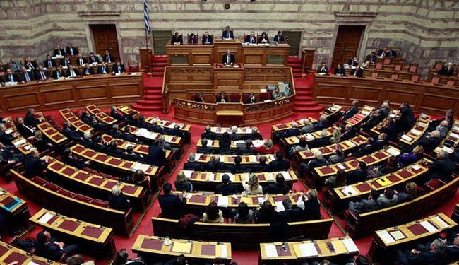 البرلمان اليوناني يخفض سن التصويت الى 17 عاما