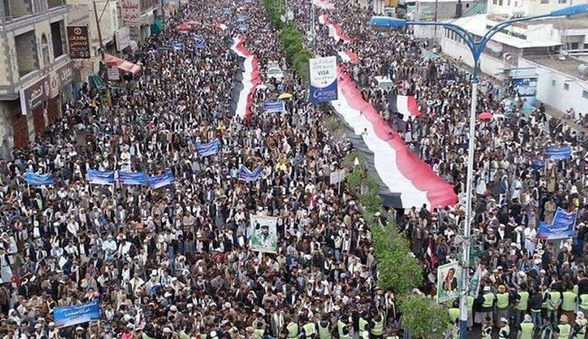 حشود كبيرة تجتمع في صنعاء تنديدا بالعدوان والحصار +صور