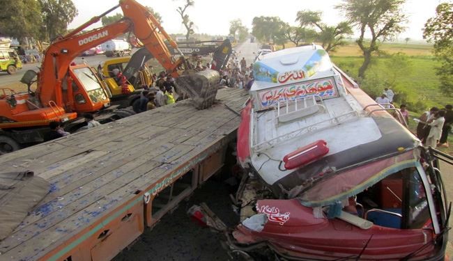 16 Dead in Pakistan Wedding Party Bus Accident