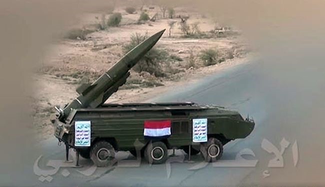 قوة اليمن الصاروخية تستهدف تجمعا لافراد وآليات العدوان