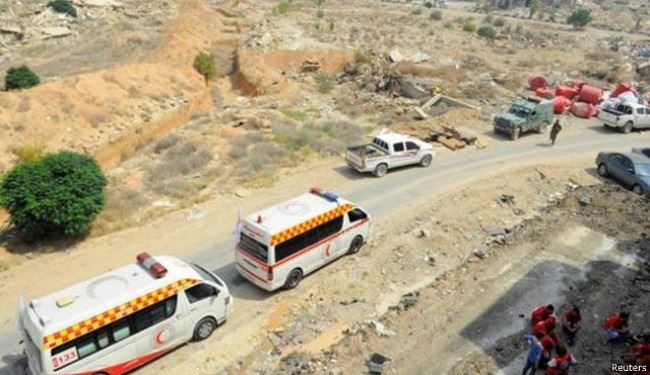 دخول سيارات الهلال الأحمر إلى داريا لتنفيذ اتفاق خروج المسلحين