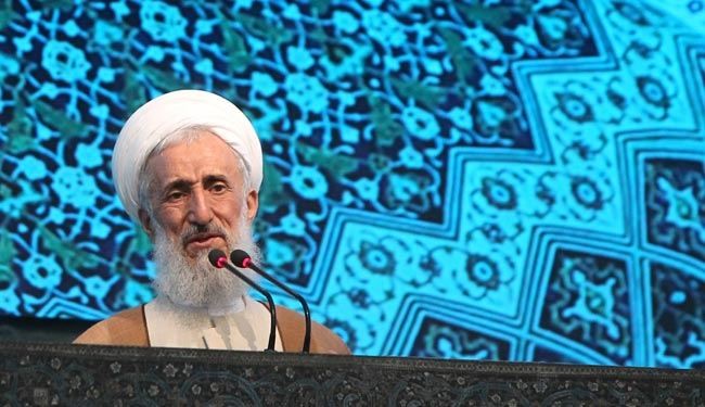 سپردن مسئولیت‌های سیاسی به افراد خائن از نشانه‌های نفاق است/ ملت ایران زیر بار تحمیل بی‌حجابی نمی‌رود