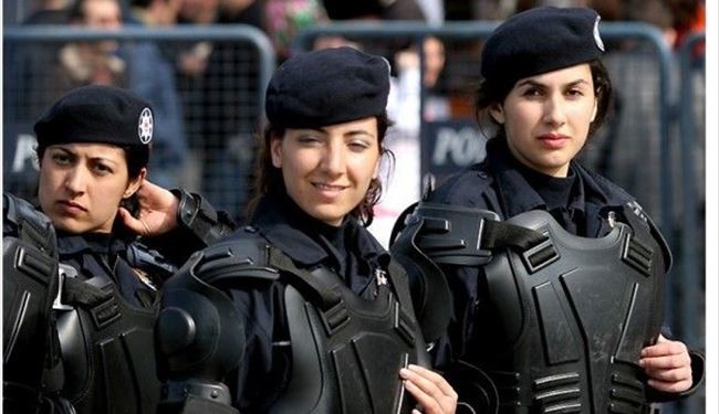 Turkey Allows Policewomen to Wear Headscarf