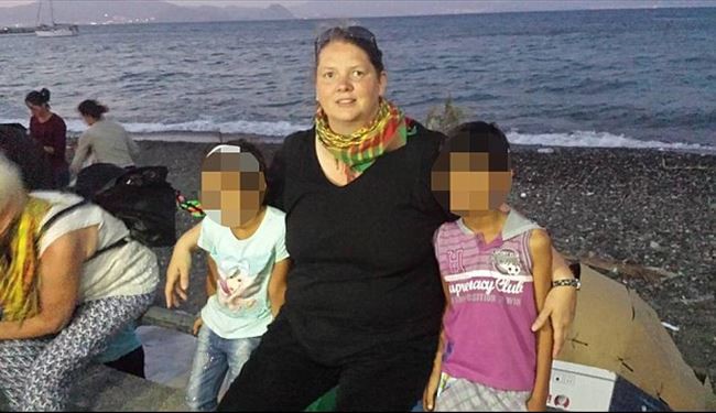 PHOTOS: British Woman Risks Her Life to Free Yazidi Sex Slaves from ISIS