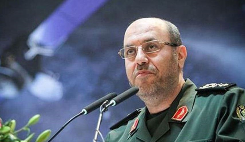 وزیر الدفاع : ایران تحمل رسالة السلام والمودة الی العالم