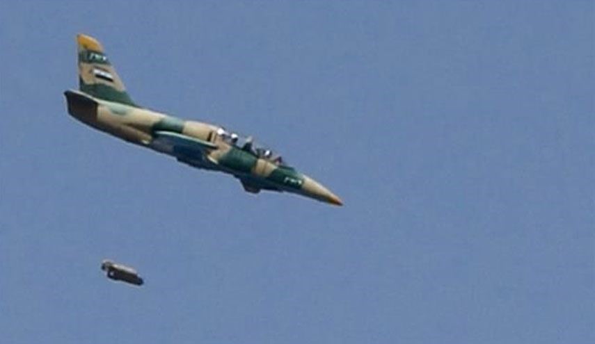 Syrian Fighter Jets Destroy Terrorists’ Arm Depot in Hama