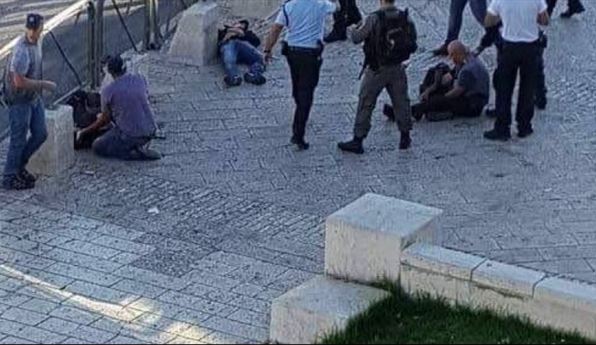 إصابة اثنين من شرطة الاحتلال في عملية طعن بالقدس