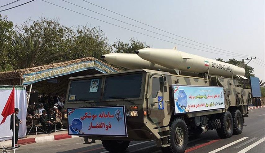 إيران تكشف عن صاروخ 
