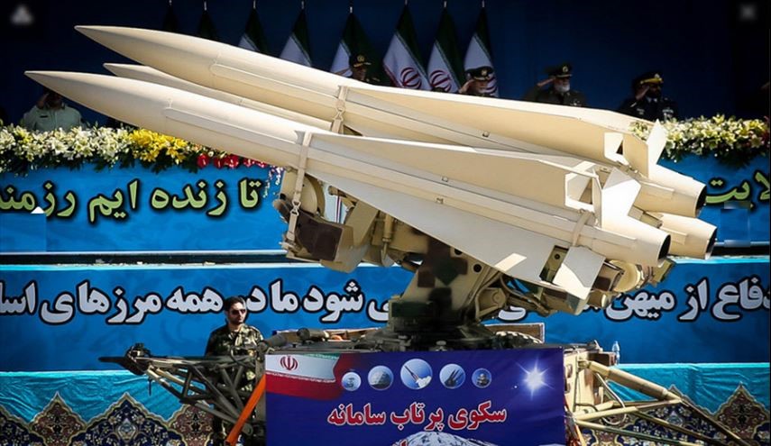 بالصور.. عرض عسكري كبير للقوات المسلحة الايرانية في طهران