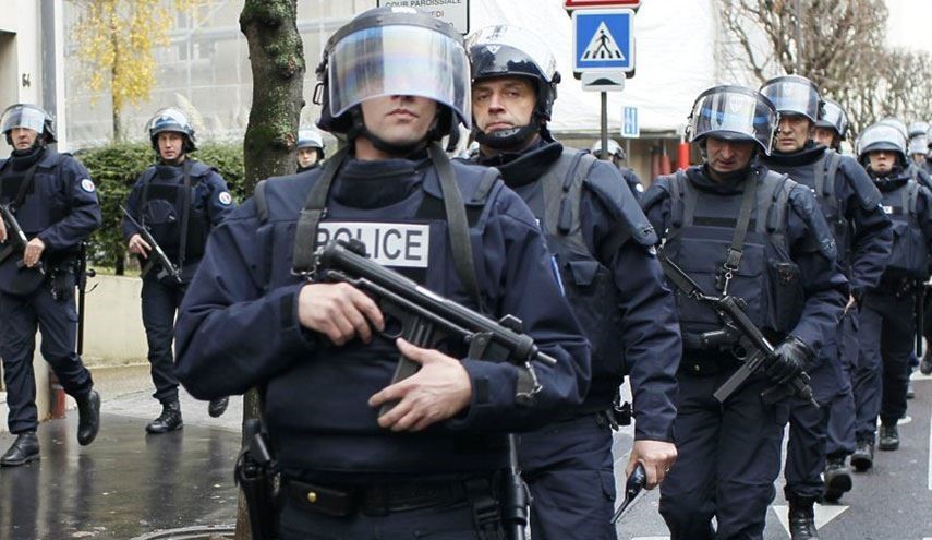 قتل بانوی محجبه در پاریس