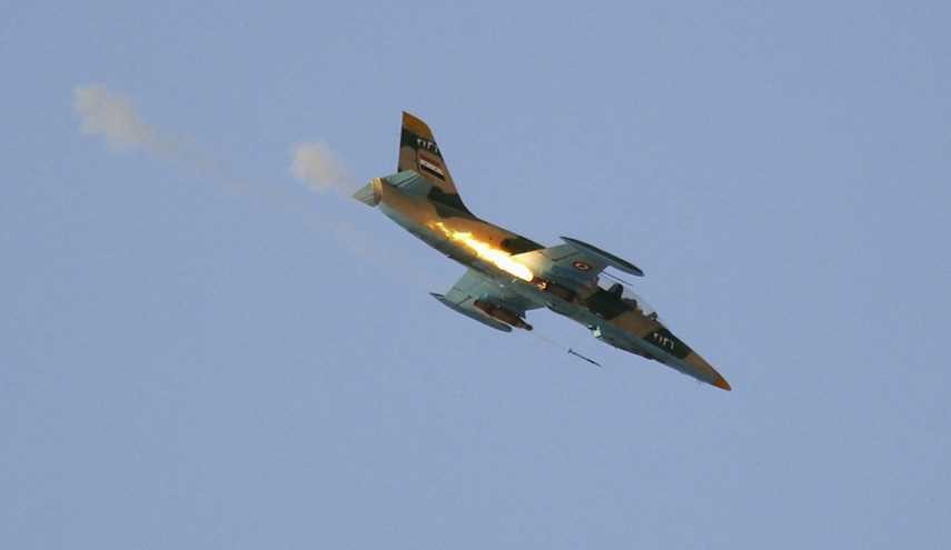Syrian Fighter Jets Hit ISIL, Jeish Al-Fatah Terrorists in North, East of Hama