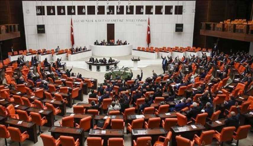 البرلمان التركي يمدد مهمة القوات العسكرية في سوريا والعراق لعام
