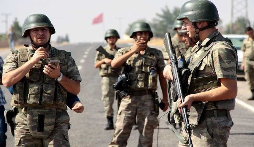 تركيا تعلق عمل 500 جندي لصلتهم بمحاولة الانقلاب