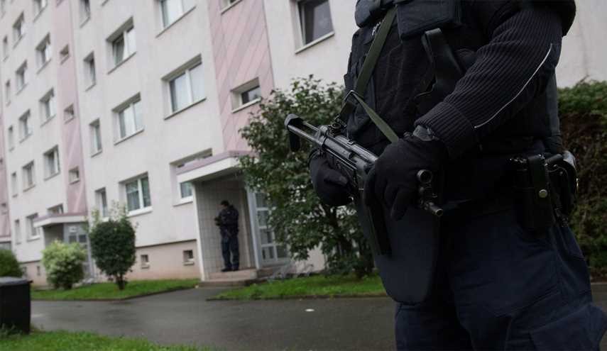German Police Find Explosives in Hunt for Bomb Plot Suspect