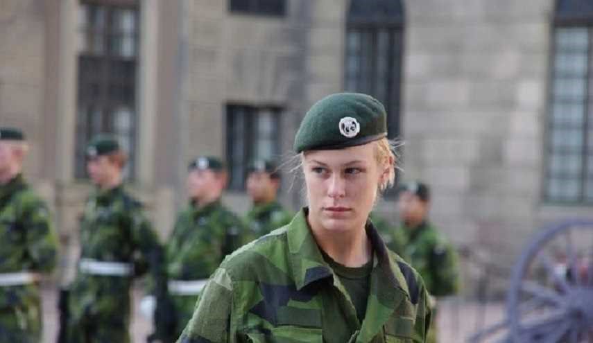 صحيفة تكشف سبب تجنيد السويد للنساء في الجيش؟!