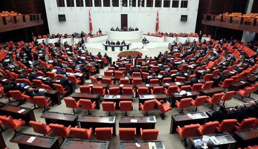 البرلمان التركي يصادق على تمديد حالة الطوارىء ثلاثة اشهر