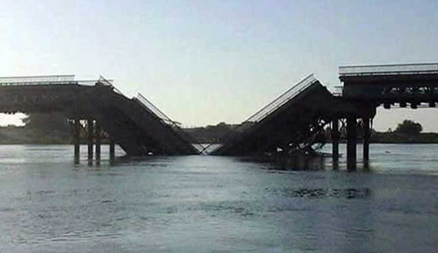 US-Led International Coalition Airstrikes Destroy Two Bridges in Deir Ezzor