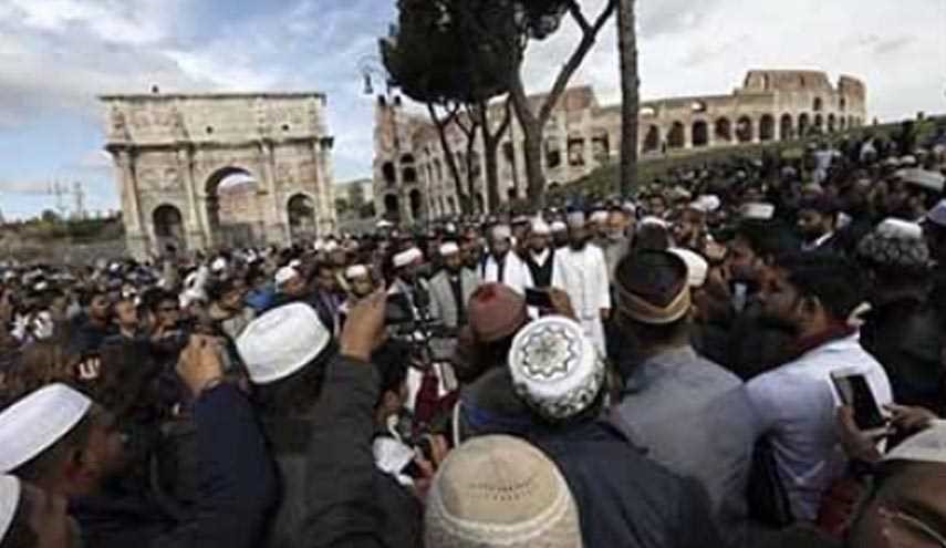 مسلمو ايطاليا يتظاهرون ضد غلق اماكن عبادتهم