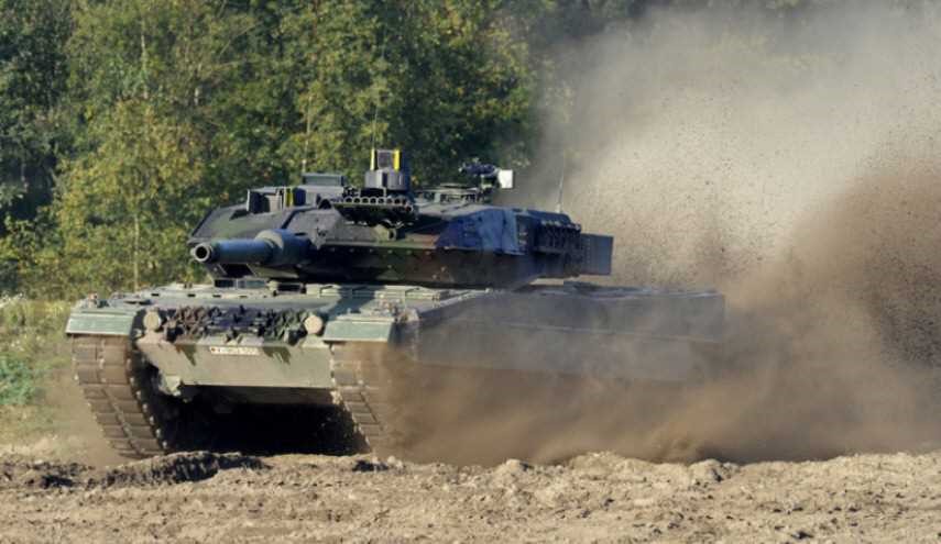 ألمانيا ترسل دباباتها الى الحدود مع روسيا !
