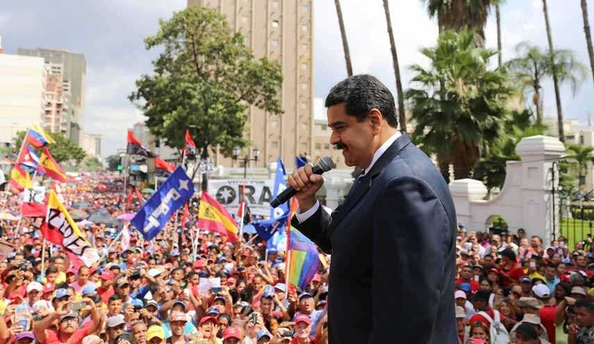 مادورو يرفع الأجور 40% عشية إضراب عام