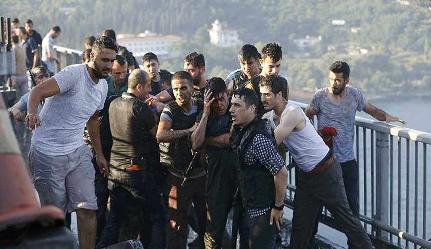 اخراج هزاران کارمند در ترکیه
