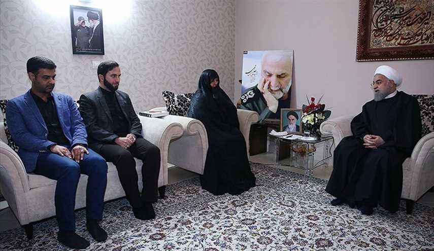 من منزل الشهيد همداني .. روحاني يشيد بالمدافعين عن مراقد اهل البيت(ع)